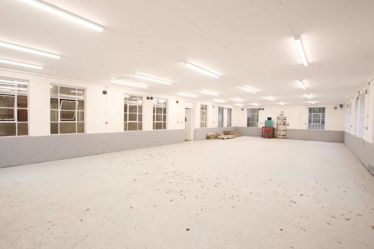 Industrial Unit in Chiddingfold - photo 2