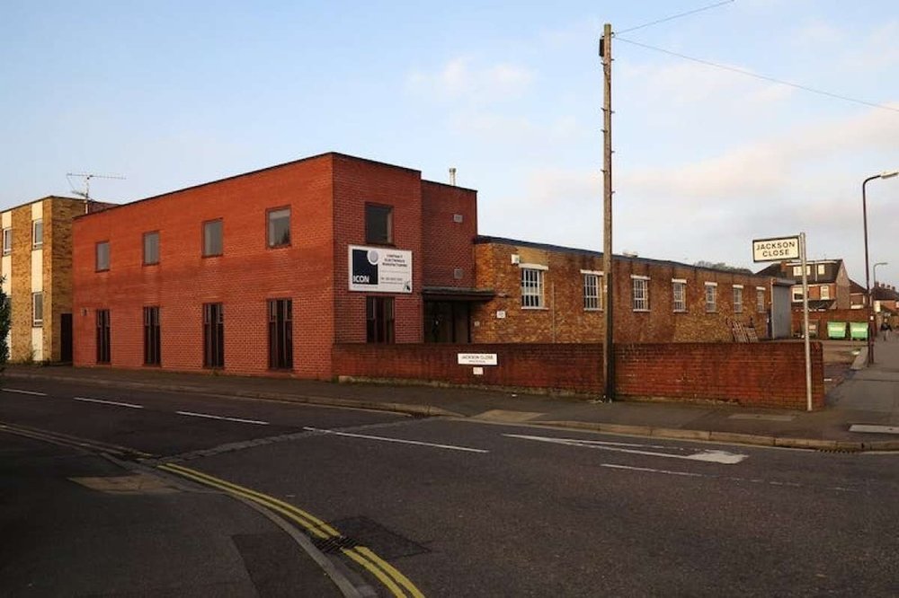 Industrial Unit in Portsmouth - photo 2