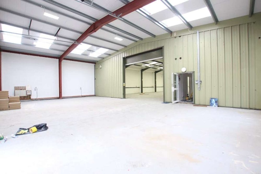 Industrial Unit in Farnham - photo 2