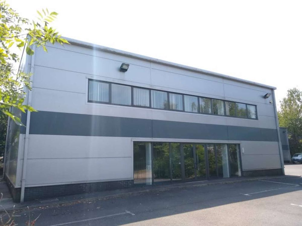 Industrial Unit in Crawley - photo 2