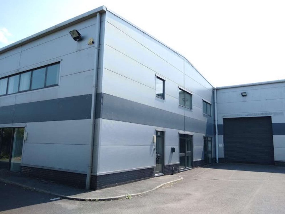 Industrial Unit in Crawley - photo 3