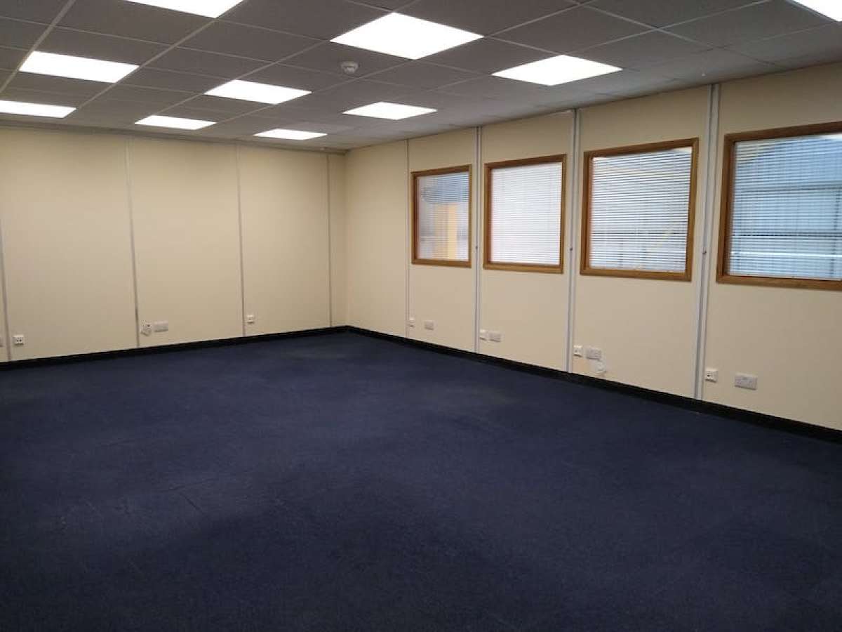 Industrial Unit in Bromsgrove - photo 4