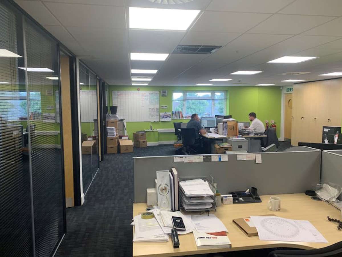 Industrial Unit in Eastleigh - photo 2