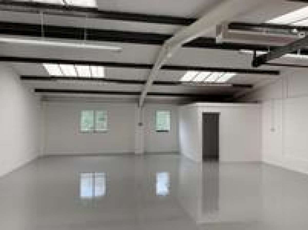 Industrial Unit in Chipping Norton - photo 2