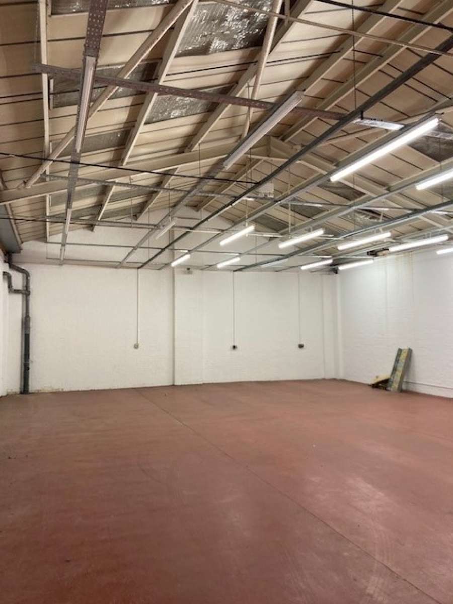 Industrial Unit in Ashford - photo 3