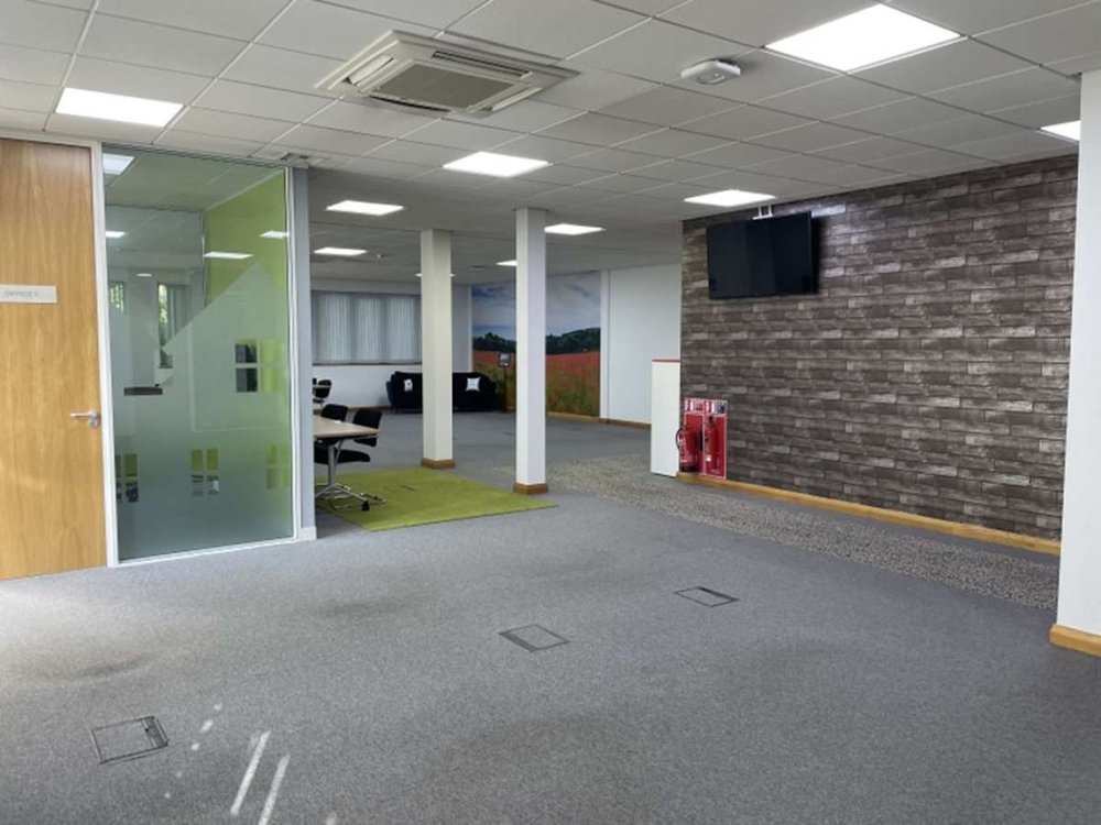 Industrial Unit in Devizes - photo 2