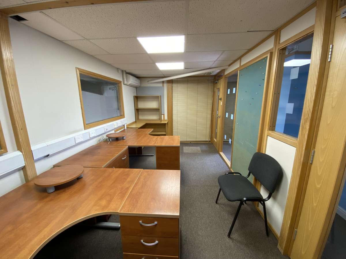 Industrial Unit in Doncaster - photo 3