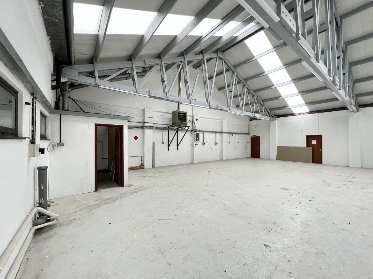 Industrial Unit in Great Yarmouth - photo 2