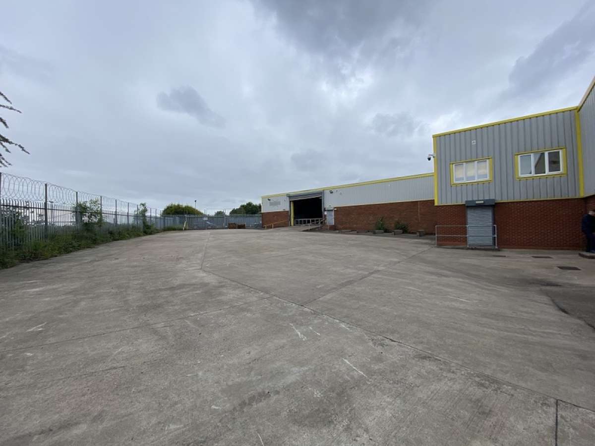 Industrial Unit in Walsall - photo 4