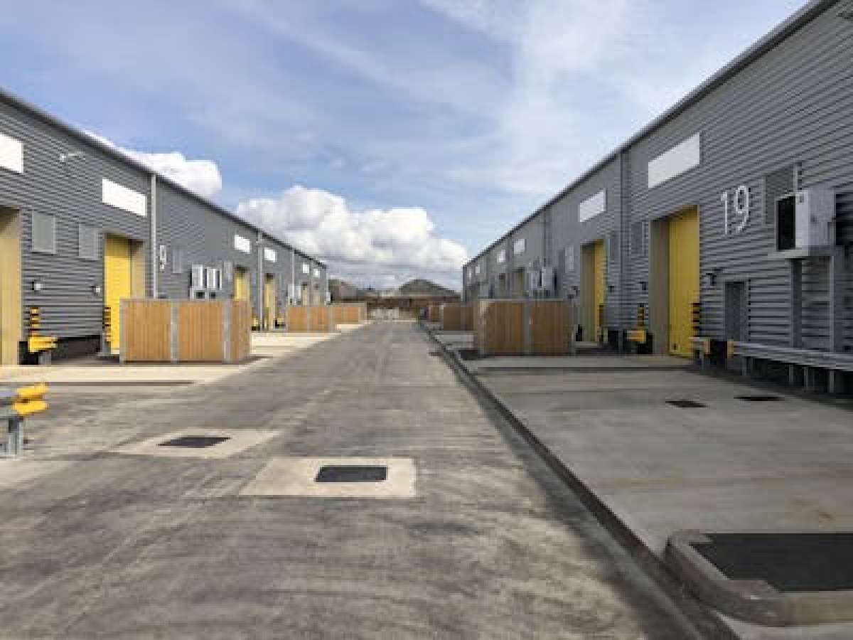 Industrial Unit in Thamesmead - photo 2