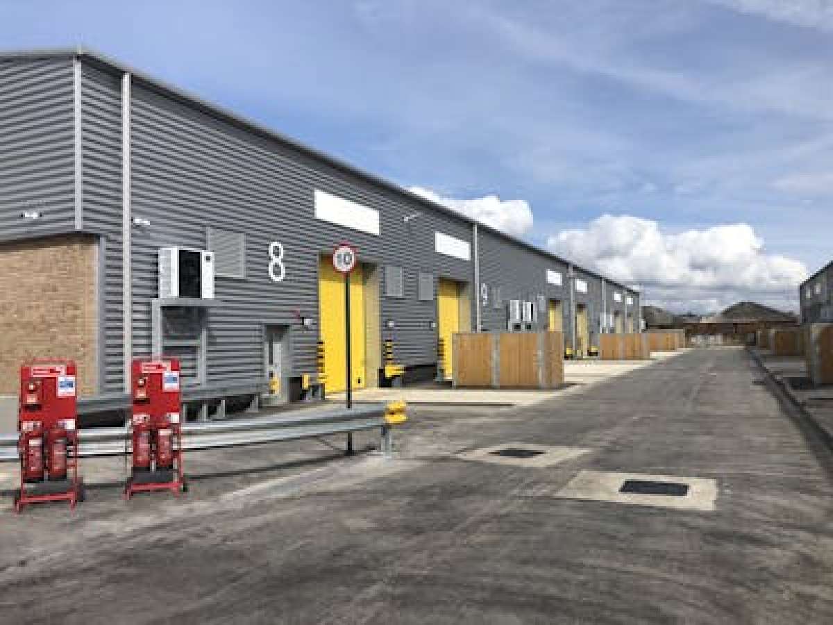 Industrial Unit in Thamesmead - photo 3