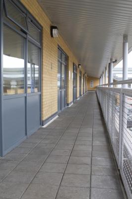 Industrial Unit in Crawley - photo 2