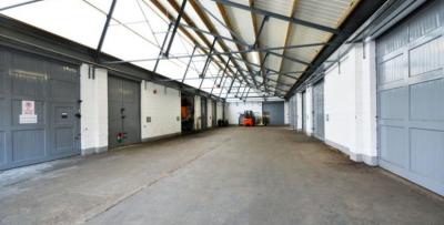 Industrial Unit in London - photo 2