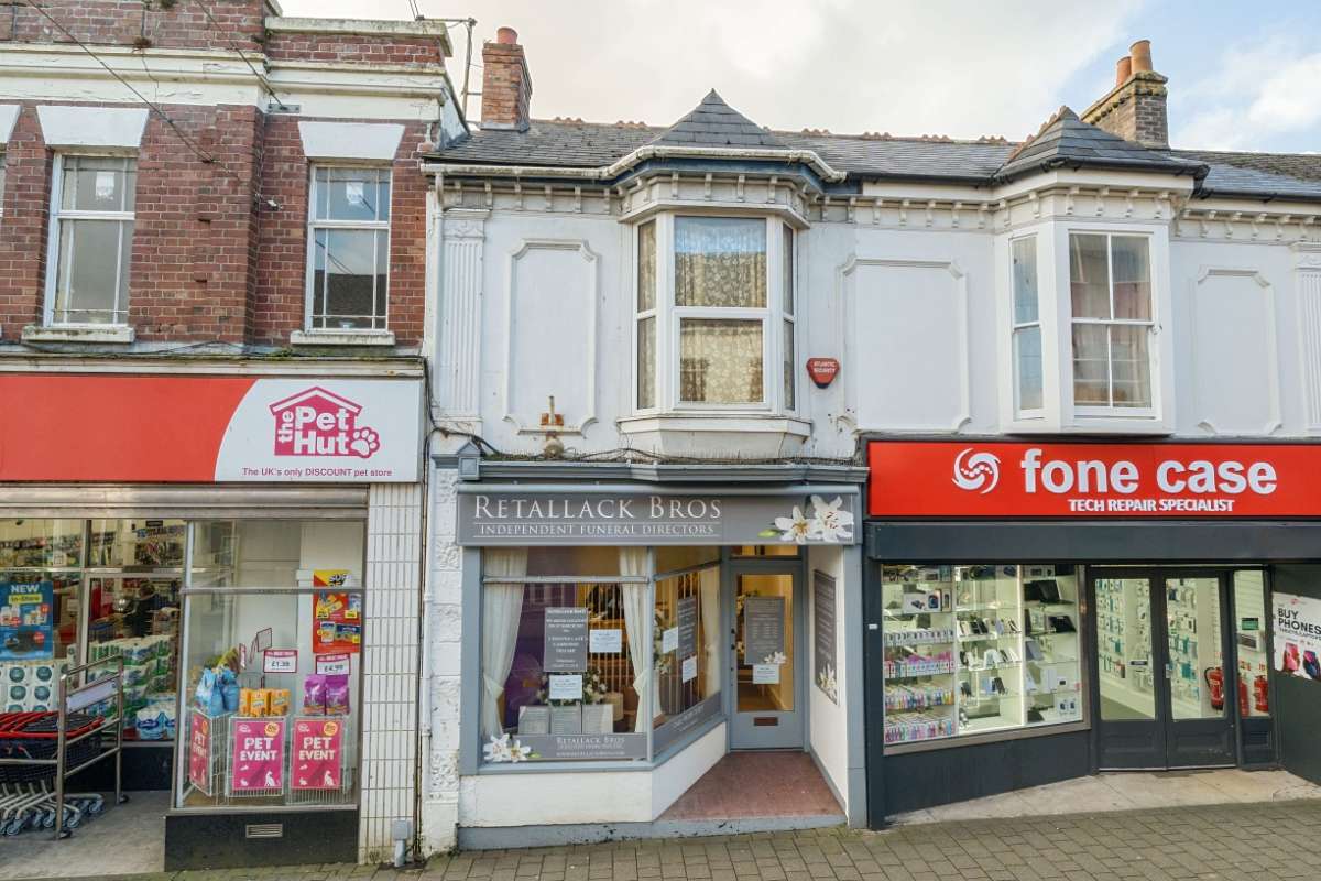 Industrial Unit in Camborne - photo 2