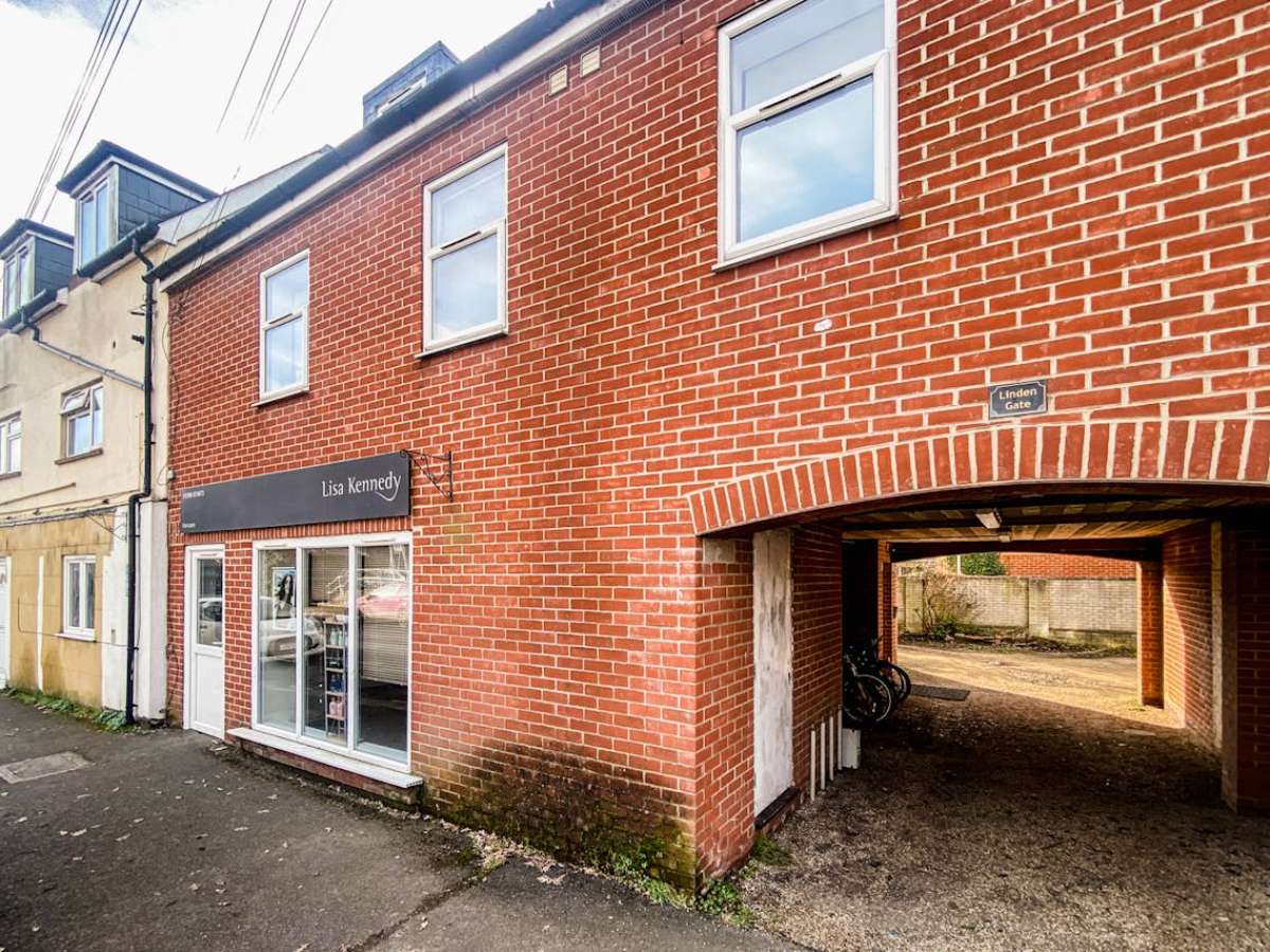 Investment in Lymington - photo 3