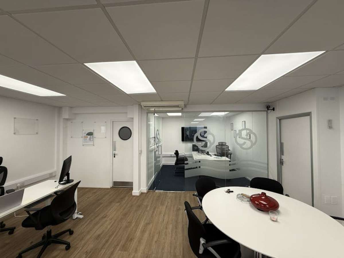 Investment in Woking - photo 2