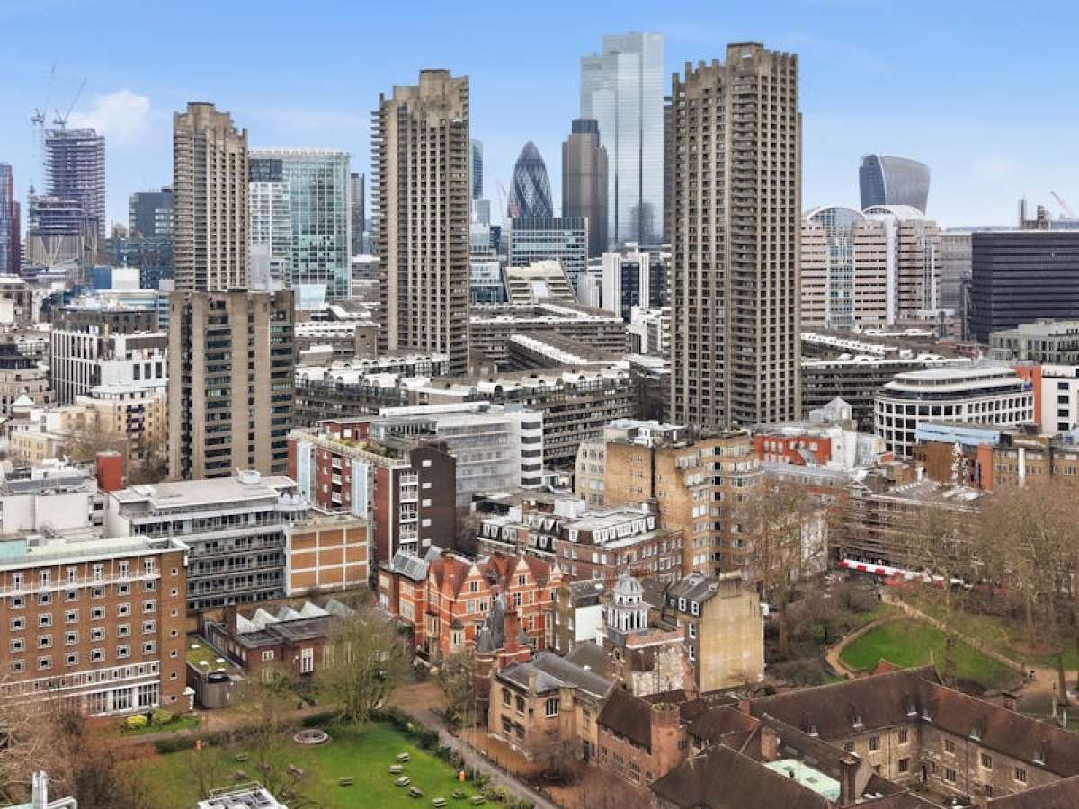 Investment in London - photo 4