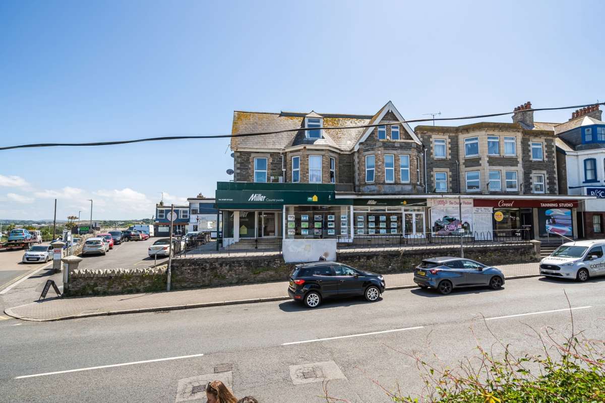 Investment in Newquay - photo 4