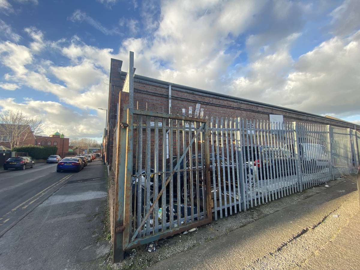 Land in Wednesbury - photo 2