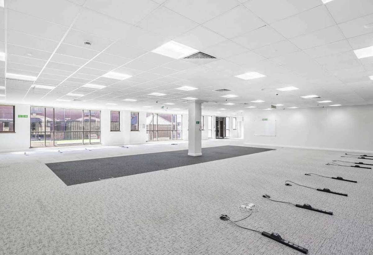 Office in Stevenage - photo 4