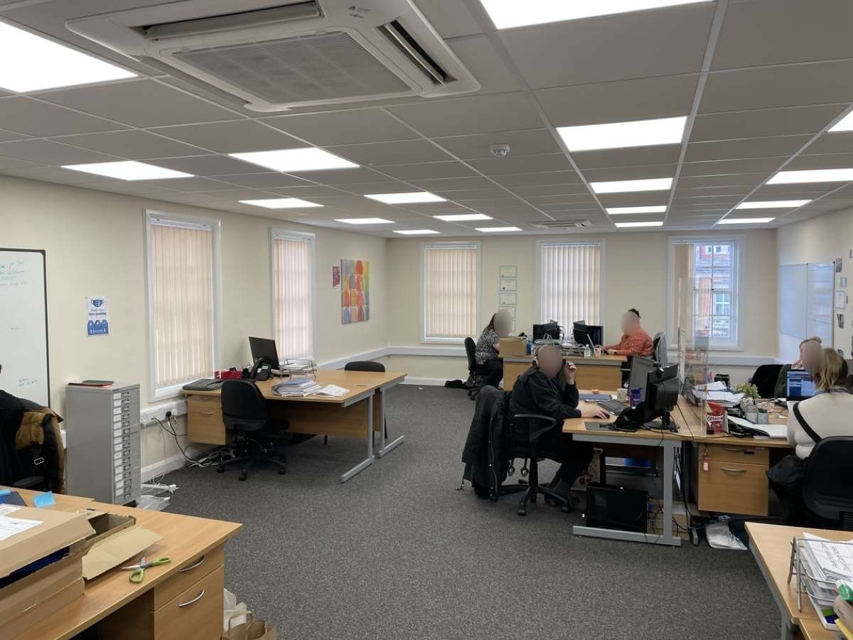 Office in Chesterfield - photo 2