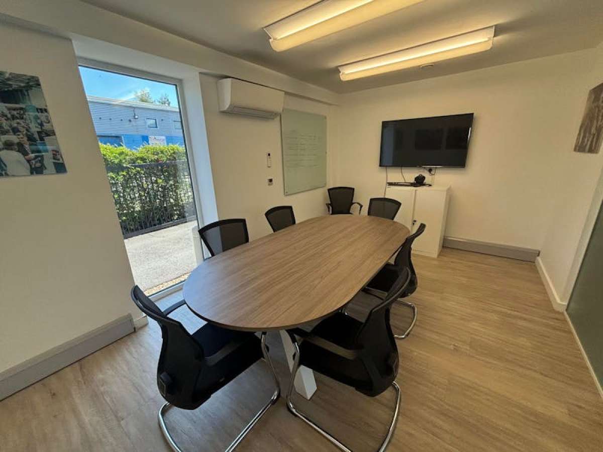 Office in Andover - photo 2