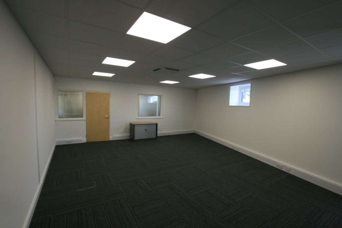 Office in Farnham - photo 2