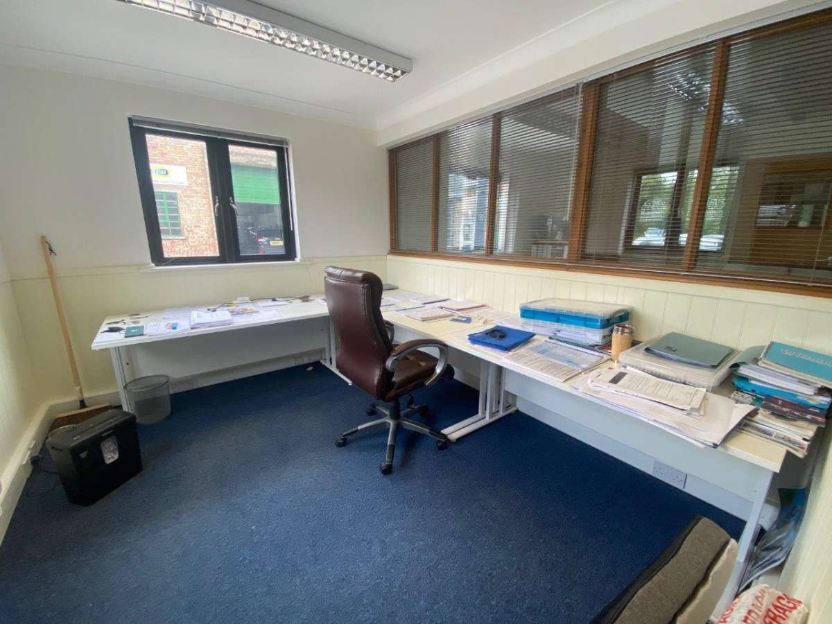 Office in Colchester - photo 3