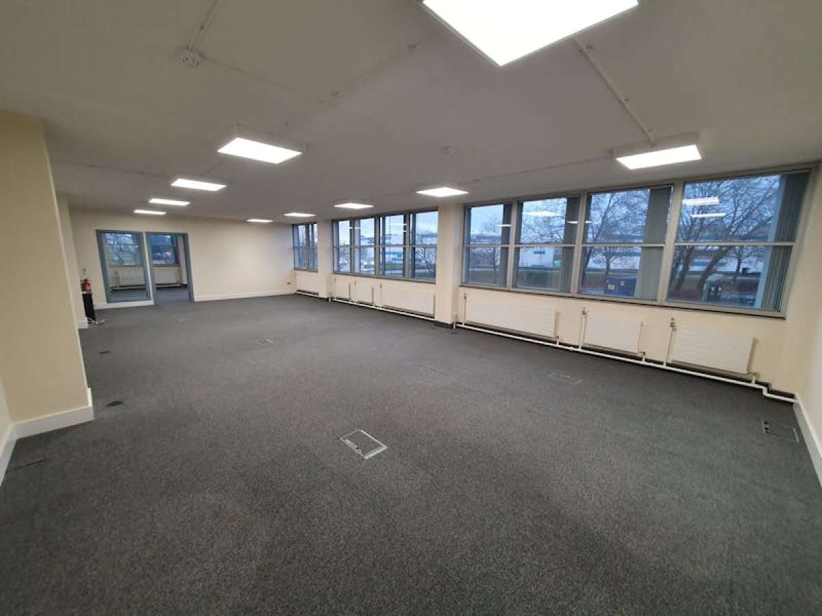 Office in Farnborough - photo 2