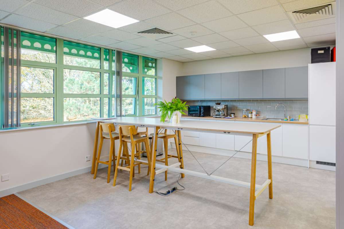 Office in Warwick - photo 4