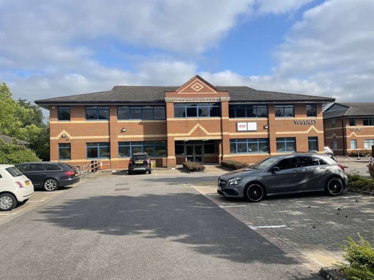 Office in Farnham - photo 2