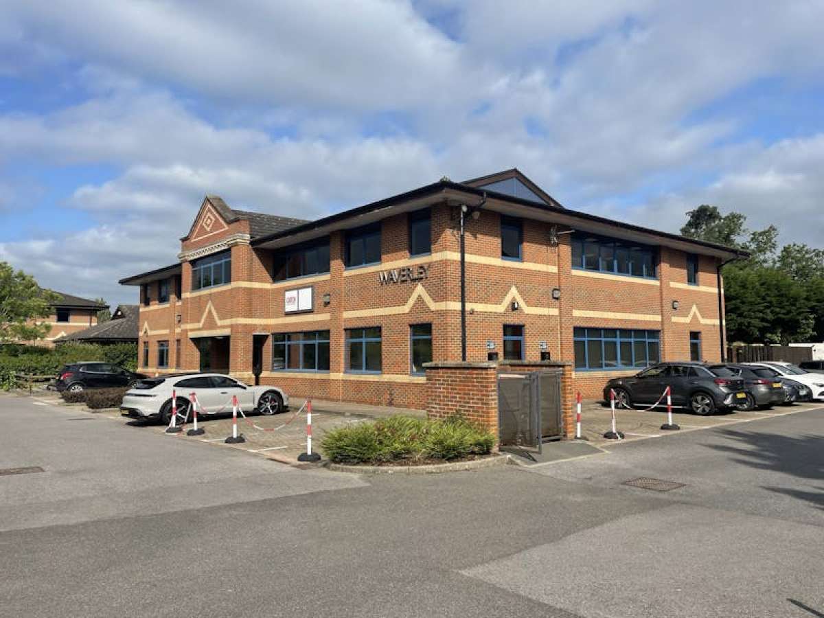 Office in Farnham - photo 3