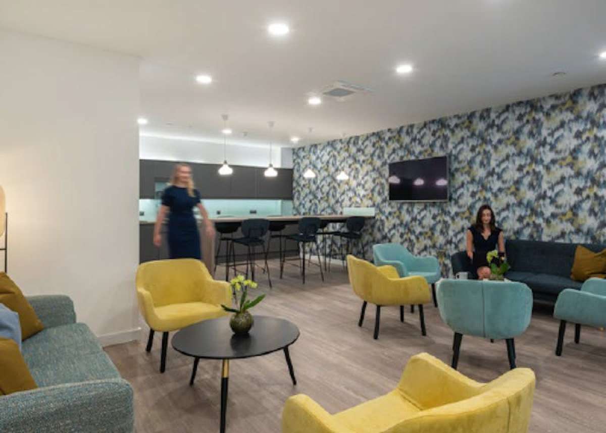 Office in Camberley - photo 4