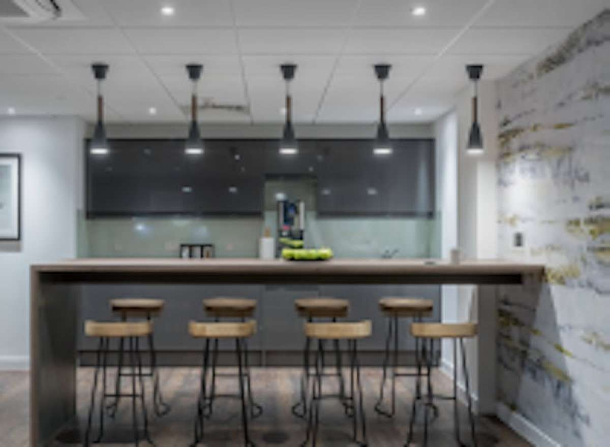 Office in Basingstoke - photo 2