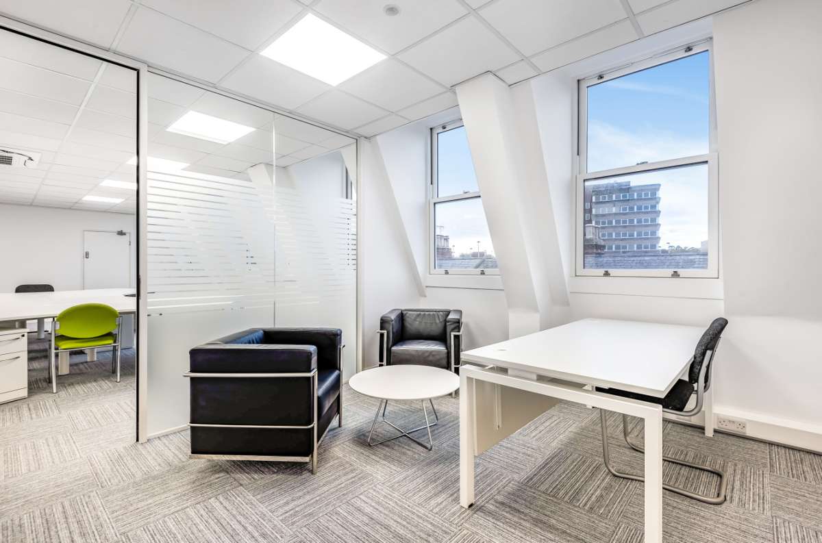 Office in Maidenhead - photo 4