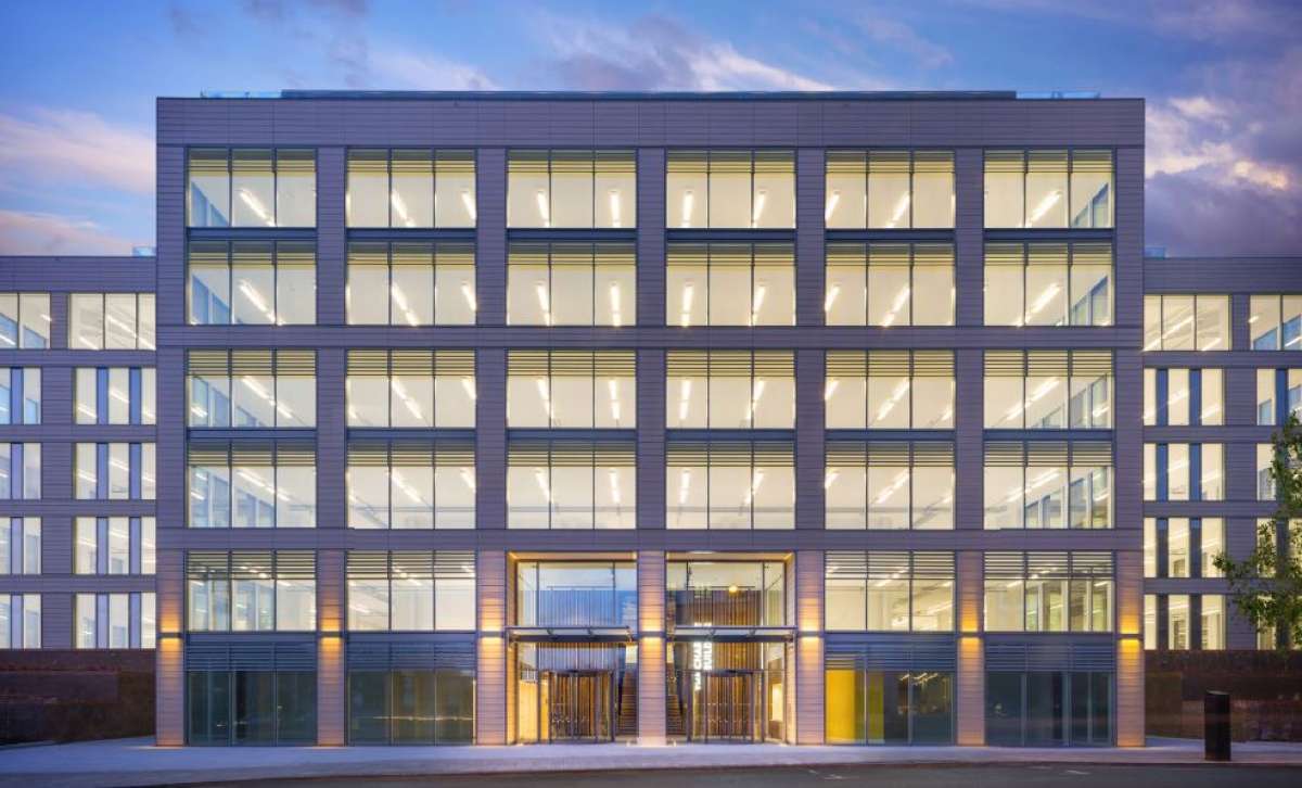 Office in Uxbridge - photo 2