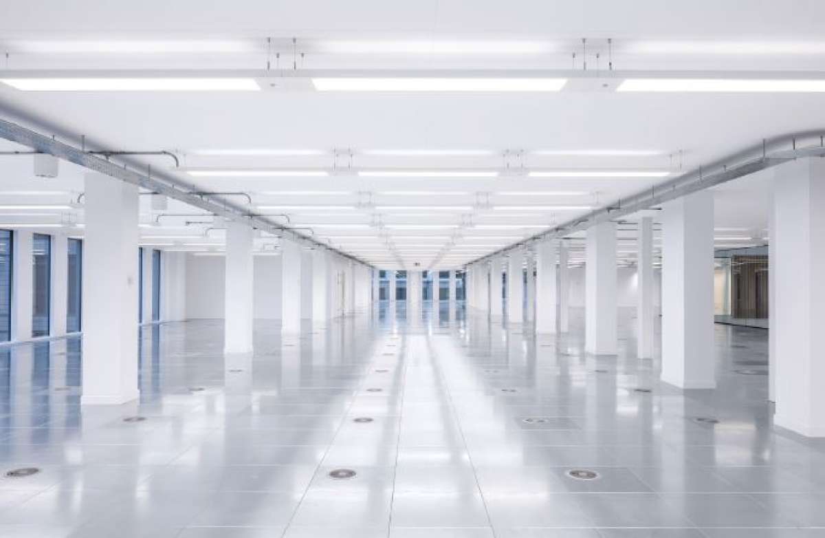 Office in Uxbridge - photo 4