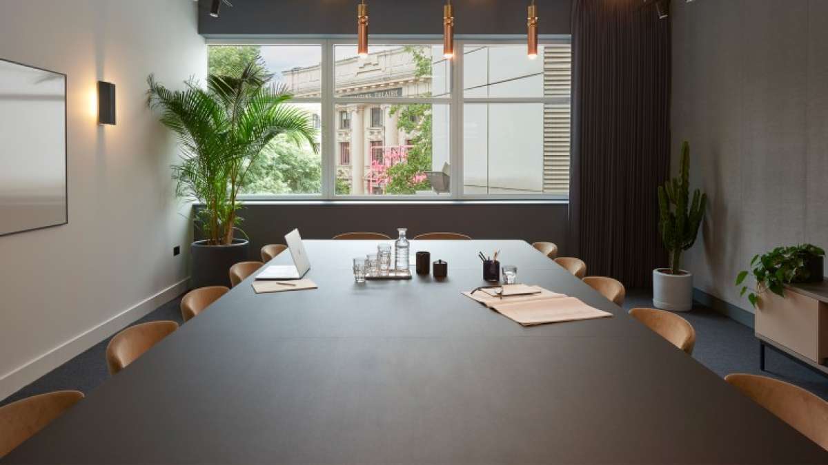 Office in London - photo 2