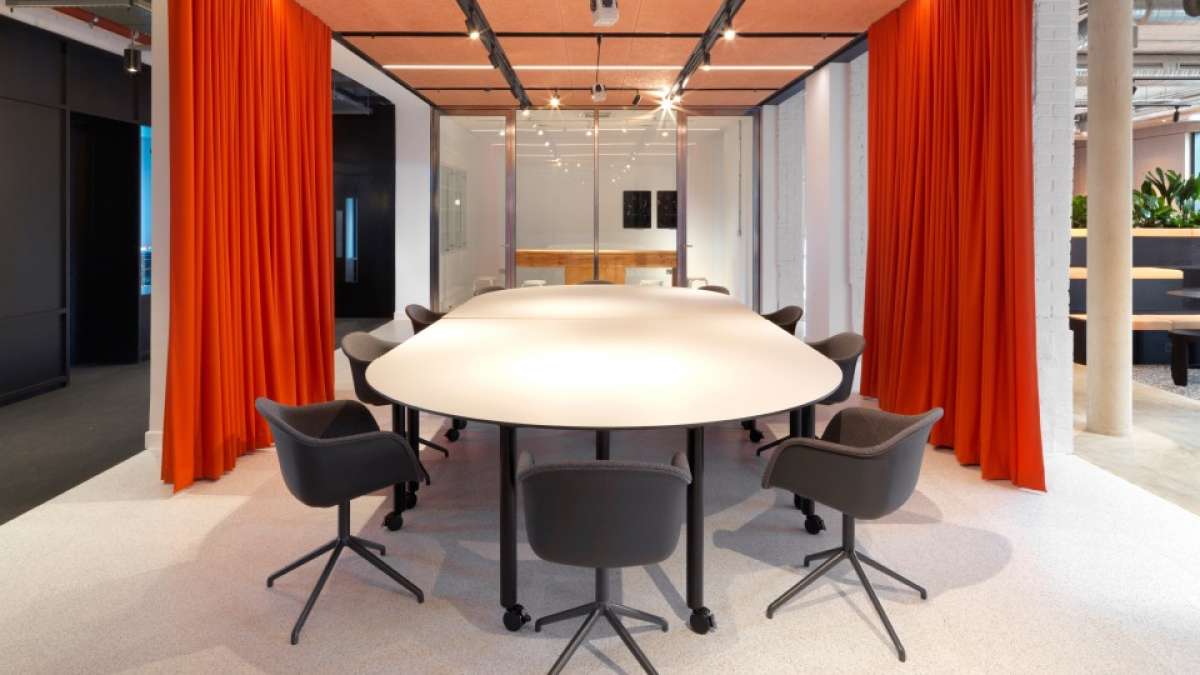 Office in London - photo 3