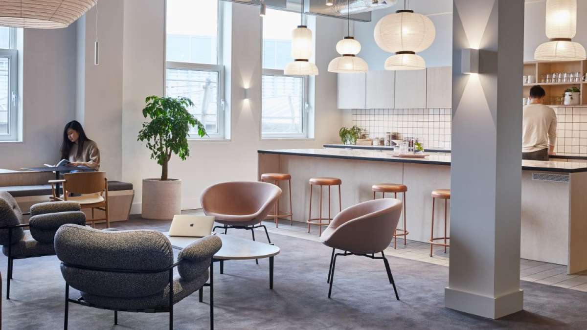 Office in London - photo 3