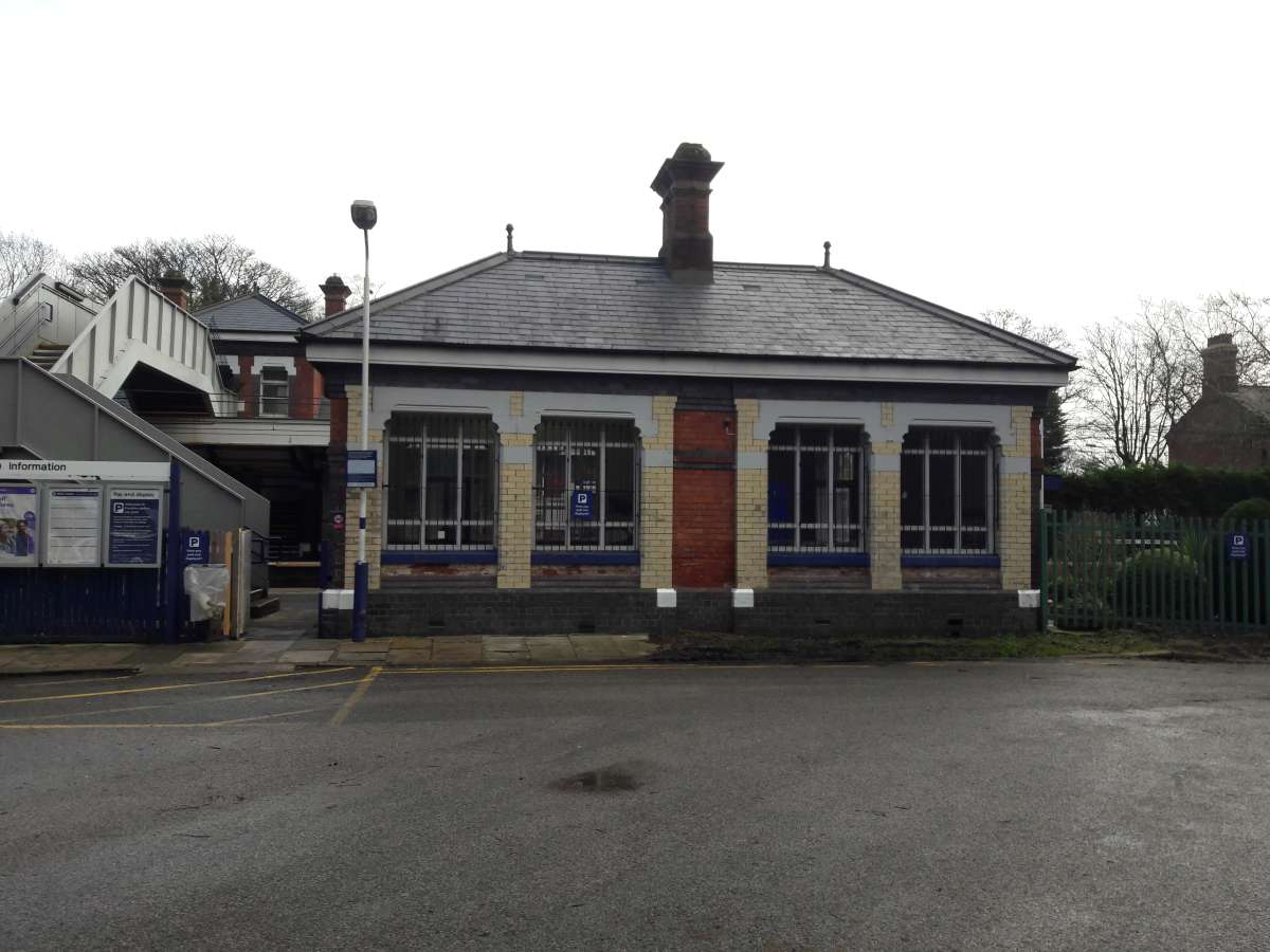 Office in Stockport - photo 4