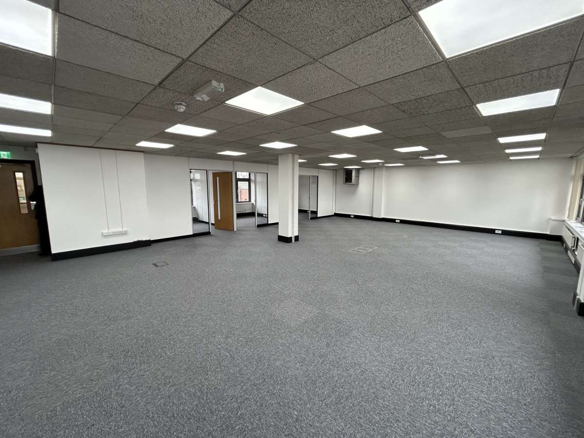 Office in Wakefield - photo 3