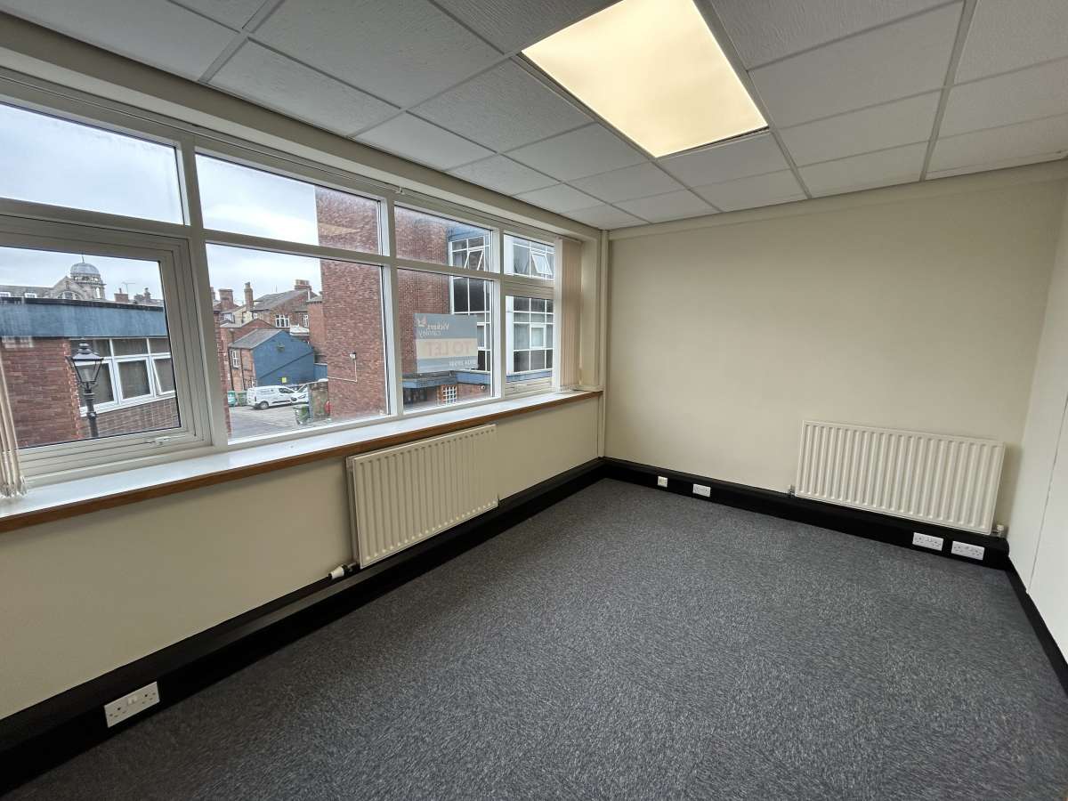 Office in Wakefield - photo 2
