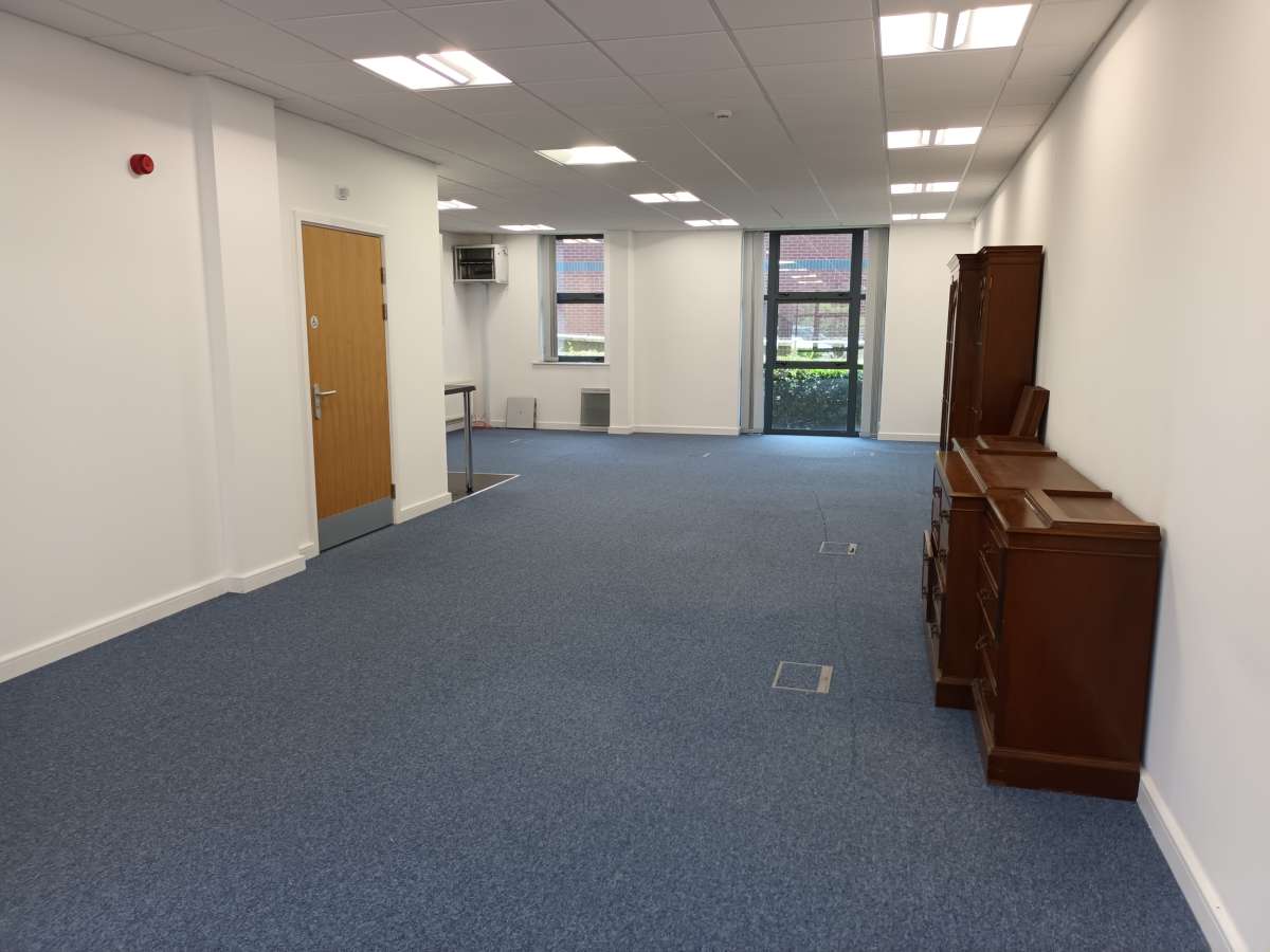 Office in Milton Keynes - photo 4