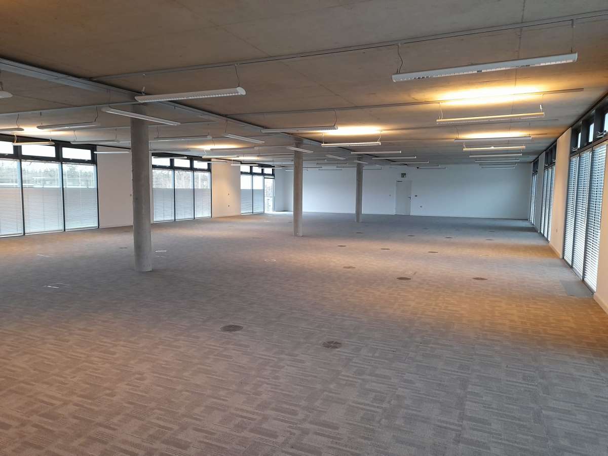 Office in Luton - photo 2