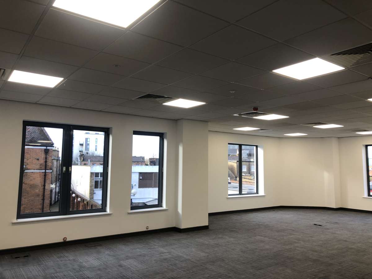 Office in Uxbridge - photo 4