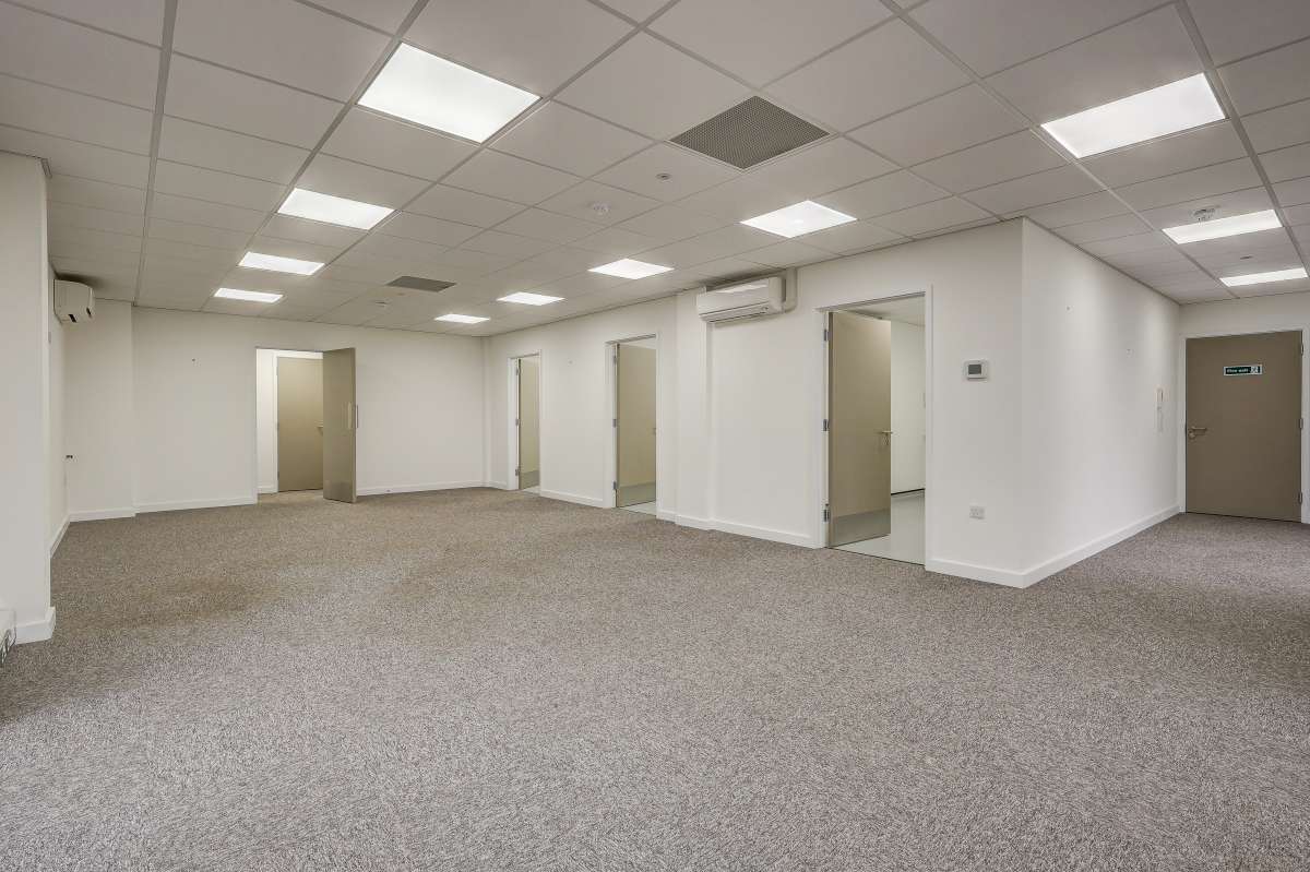 Office in Colchester - photo 3