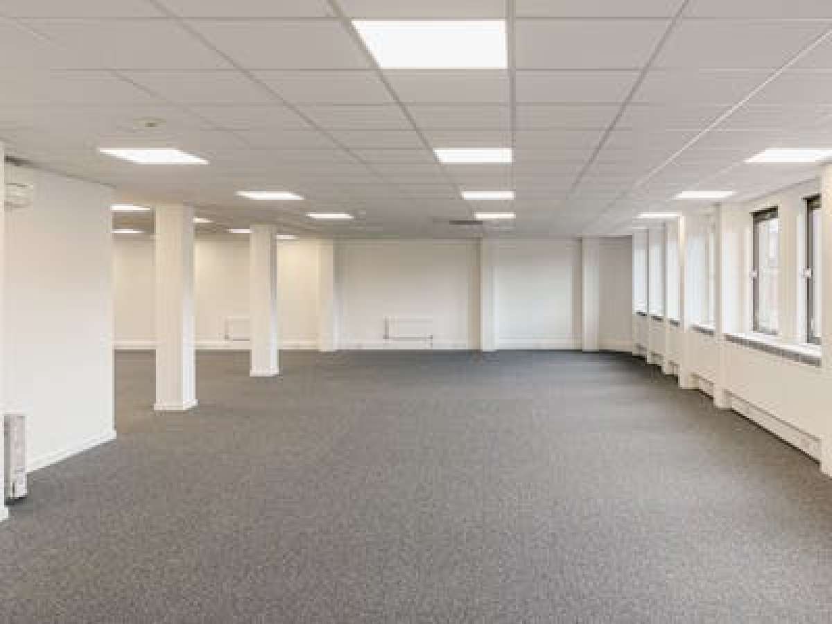 Office in Winchester - photo 4