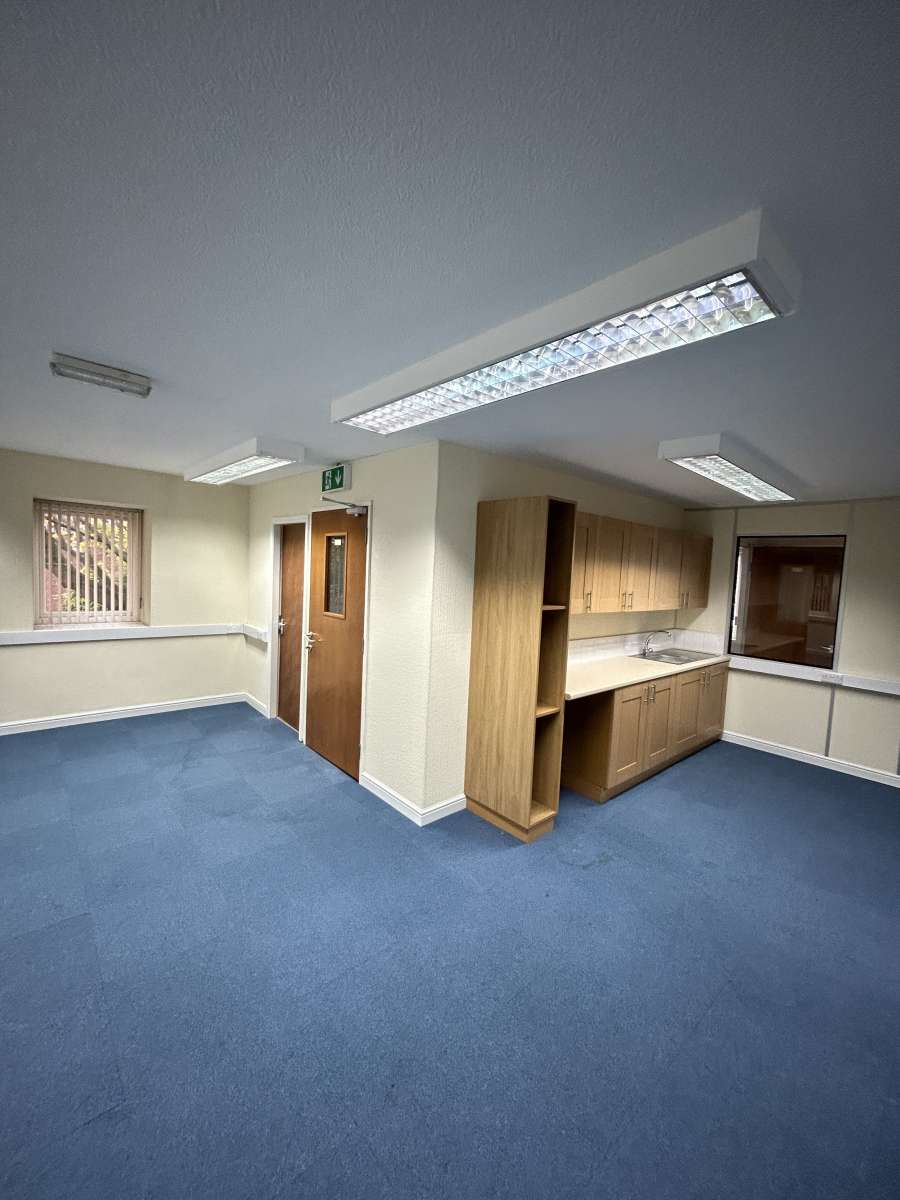 Office in Doncaster - photo 3