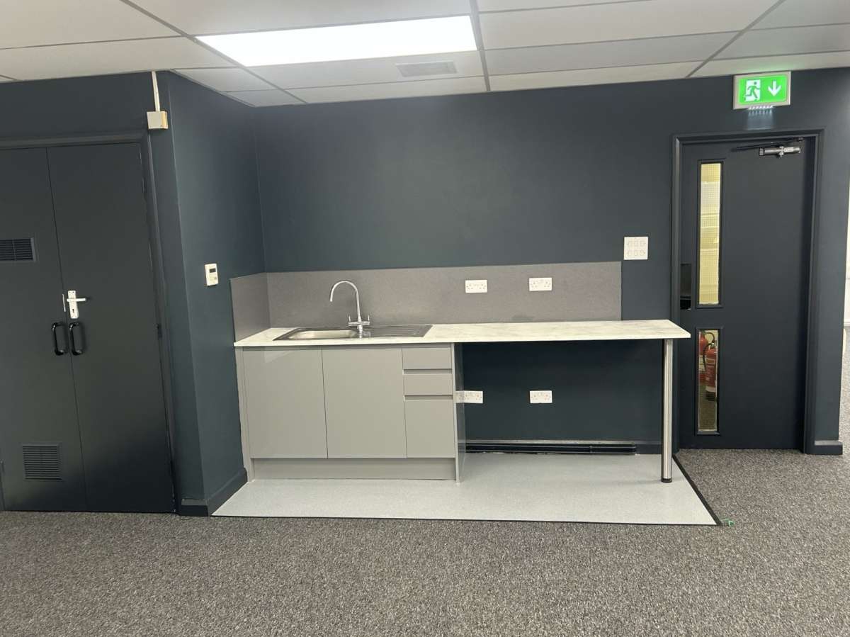 Office in Doncaster - photo 2